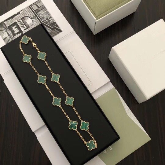 Van Cleef & Arpels necklace 🍀