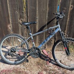Huffy Rock Creek 24" All Terrain 18-Speed Mountain Bike Silver AS-IS Brakes Needed