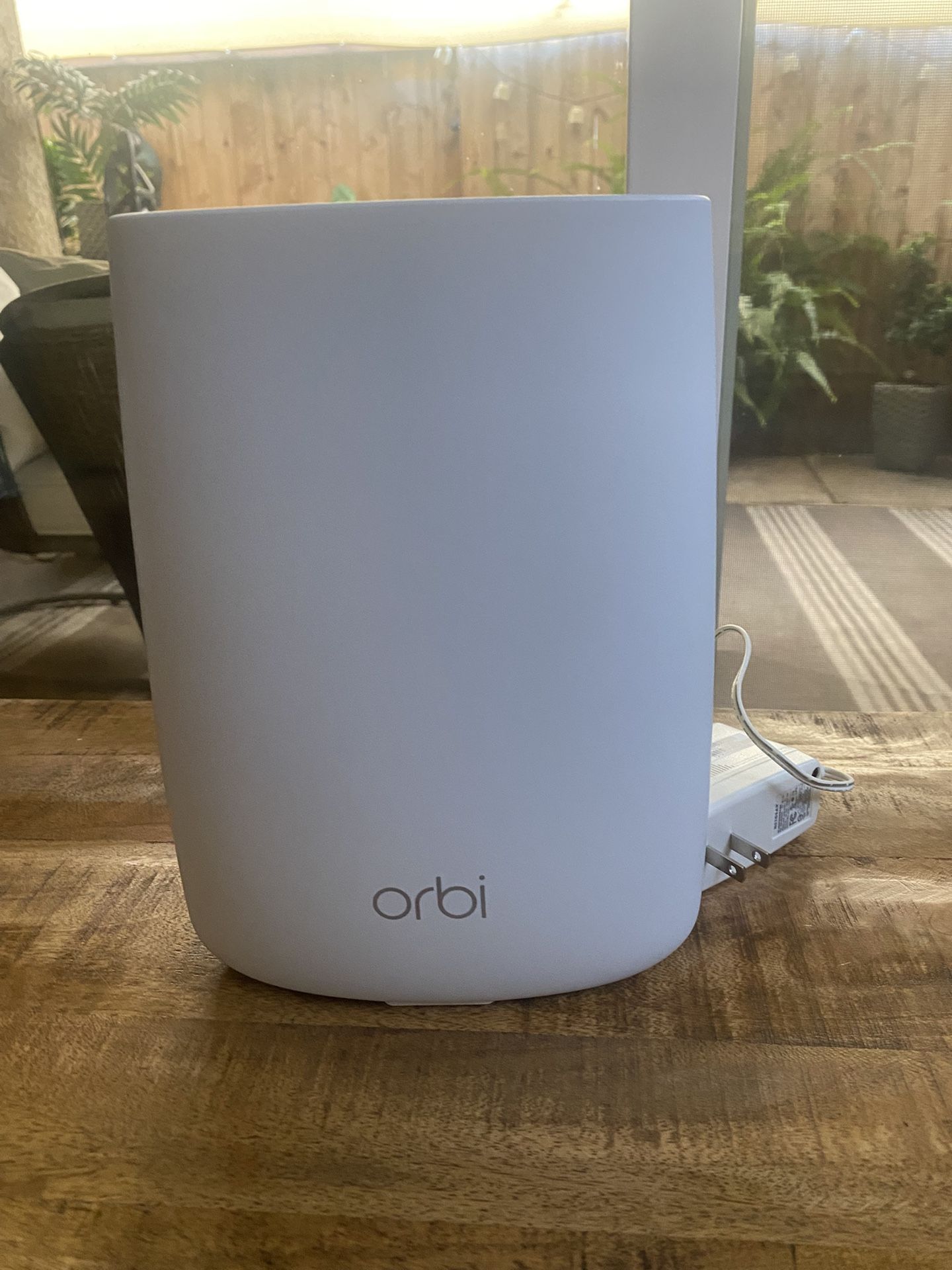 Netgear Orbi RBR50v2 Tri-Band Wi-Fi Router Ac 3000