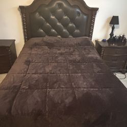 Upholstered Queen Bed + Mattress/Box