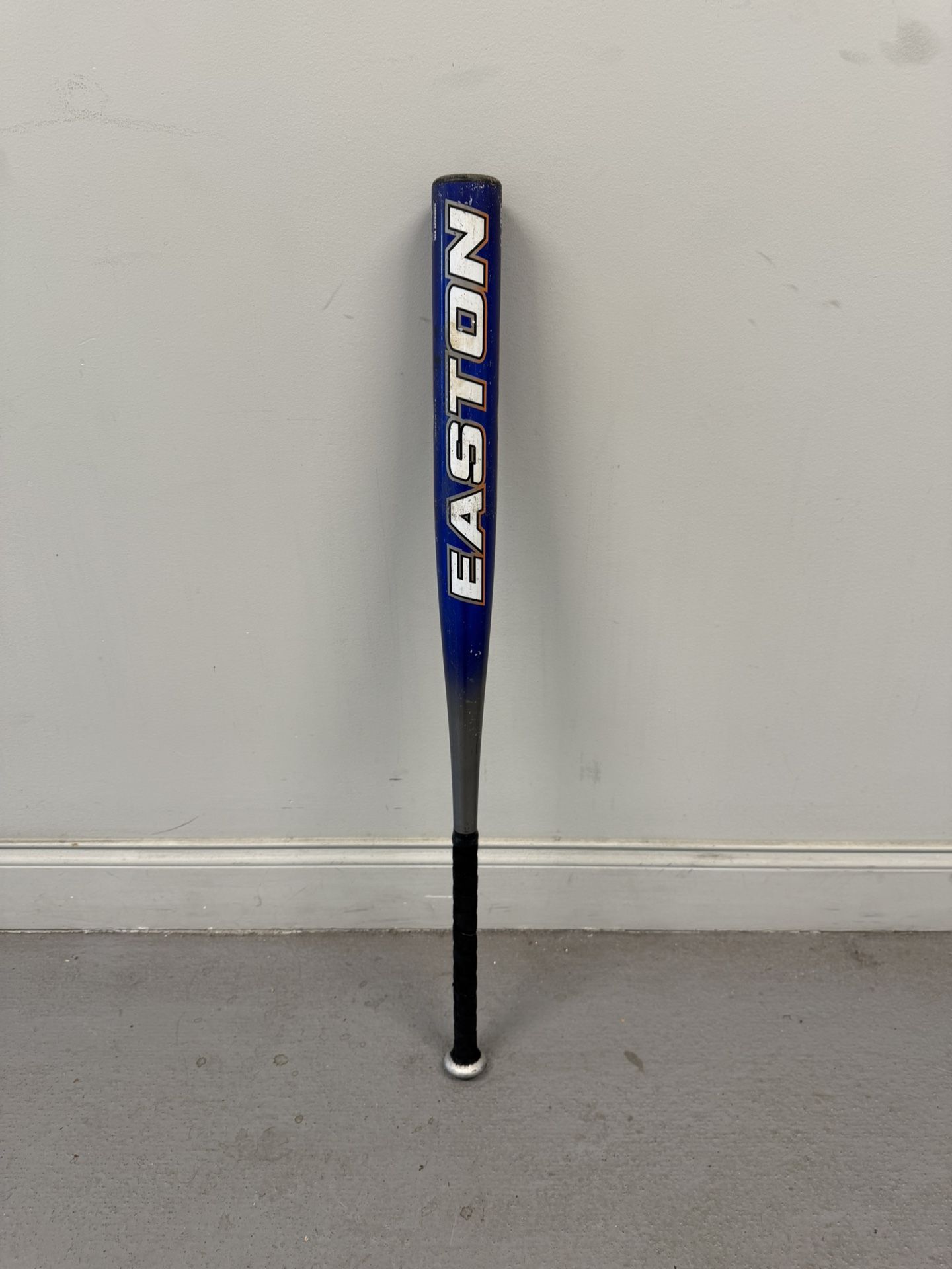 EASTON Cyclone SK33 34” 28oz 2 1/4” Softball Bat MADE IN USA (Good condition) PICK UP IN CORNELIUS