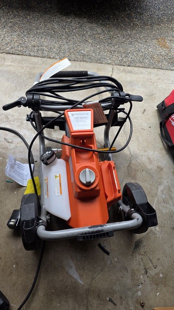 Feedback
Husqvarna 2000 PSI Electric Powered Pressure Washer