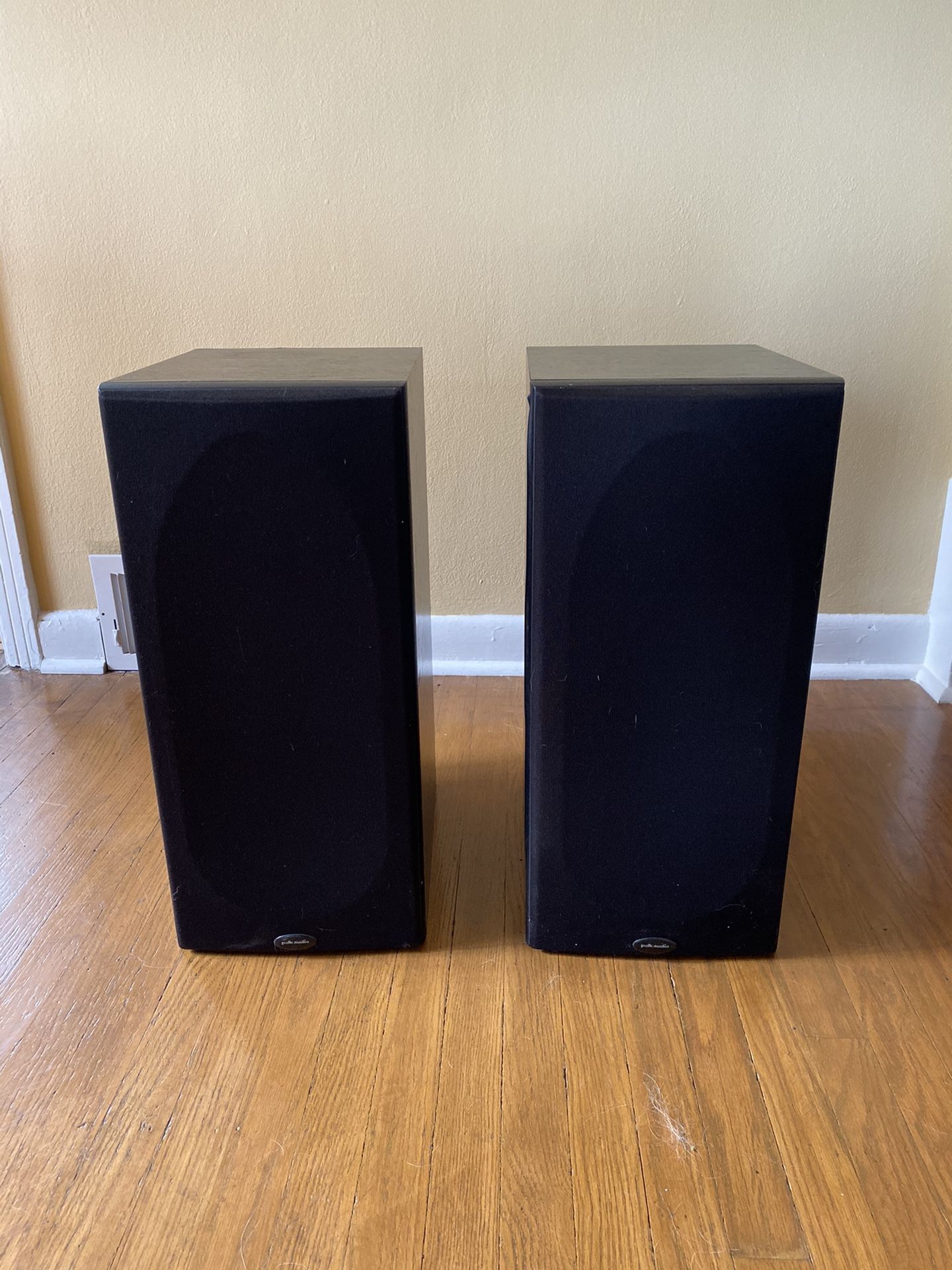 Polk Audio Black Book Shelf Speakers RT55i