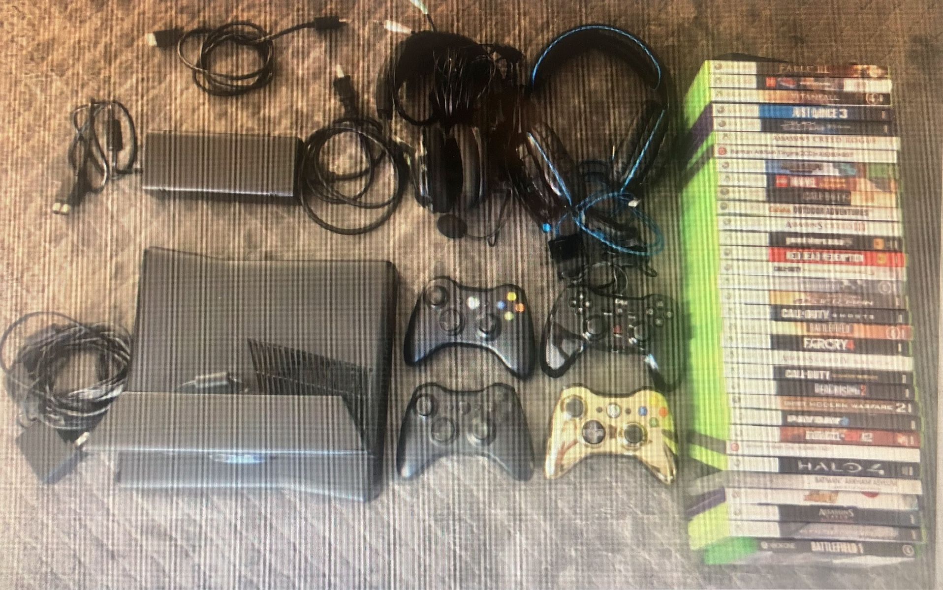 Xbox 360 With 33 Games Power/av Cord. Kinect Camera. 4 Controllers. 2 Headphones Tested