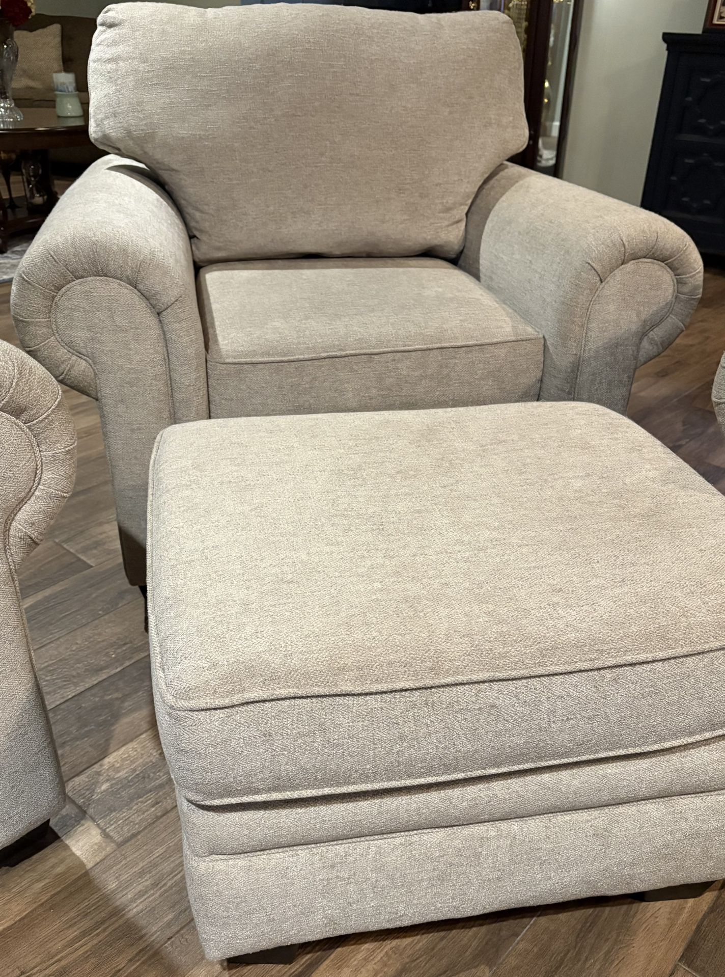 Monroe Sofa And Chair