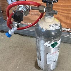 CO2 Tank with Dual Gauge Regulator (Empty)