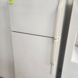 GE Refrigerator 