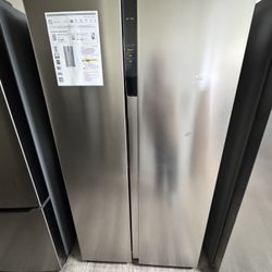 Frigidaire Refrigerator 