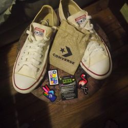 Men's 7/ Women's 9 Converse