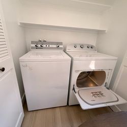Speed Queen Commercial Washer + Whirpool Gas Dryer