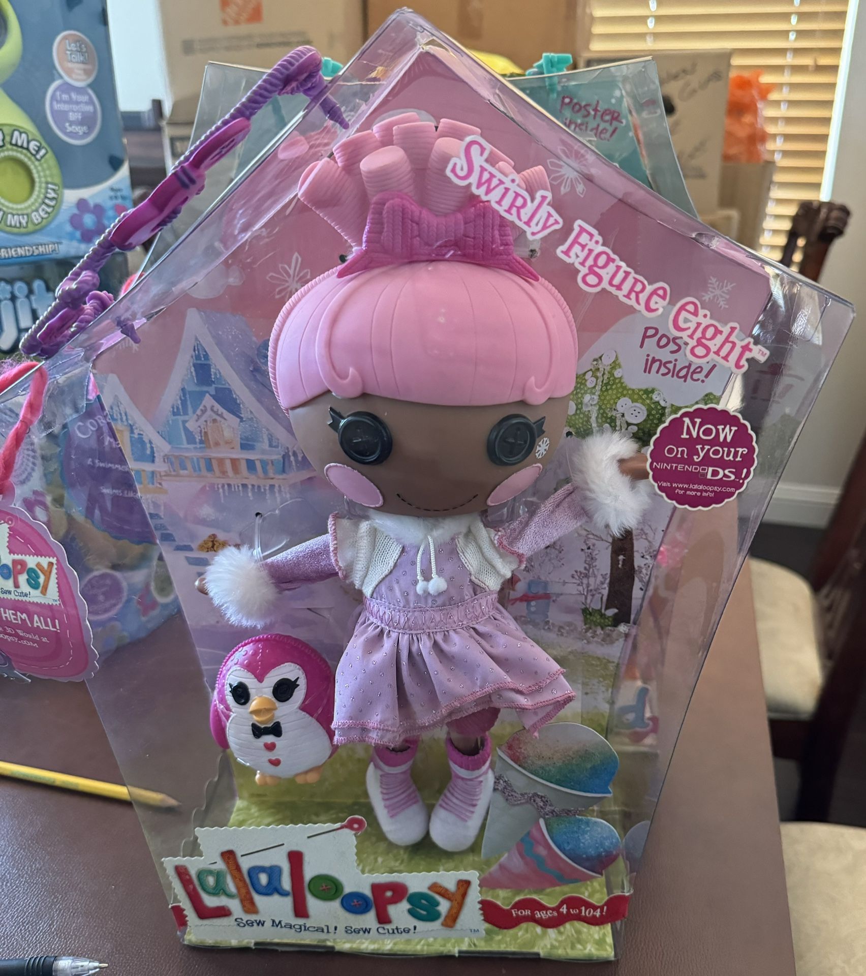 Lalaloopsy Swirly Figure eight