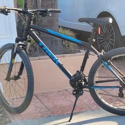 Trek Bicycle 820 Mountain Bicycle 