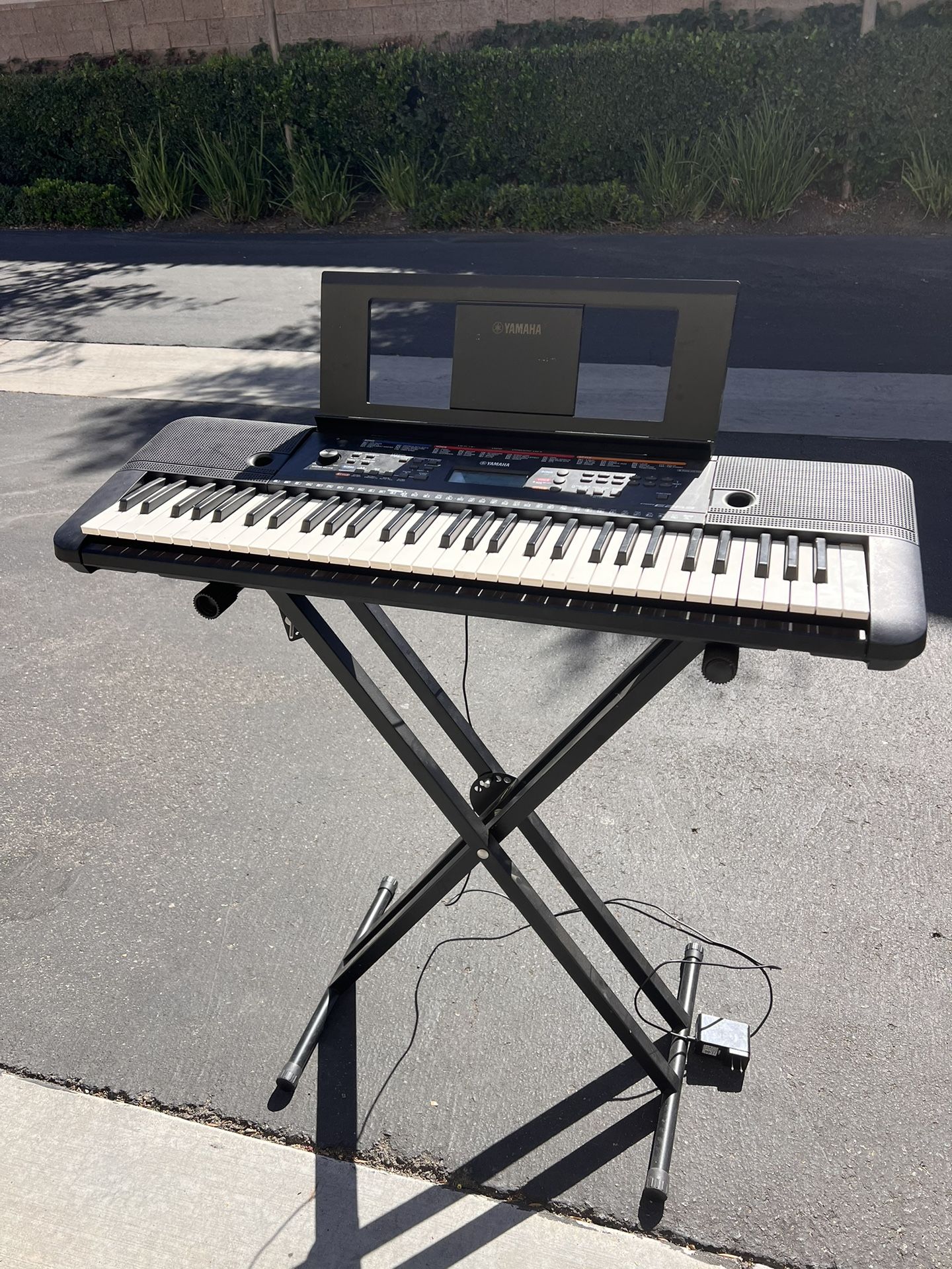 Yamaha Keyboard + Stand for Sale in Temecula, CA OfferUp