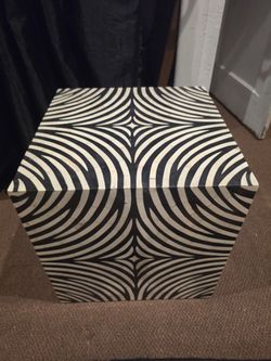 2 End tables