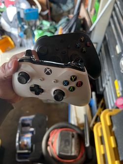 Wireless Xbox controllers