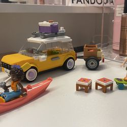 Lego Friends Road Trip Car