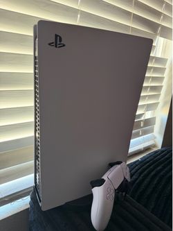 PlayStation 5 (PS5)