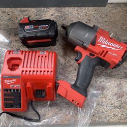  Milwaukee M18 FUEL 18V Lithium-Ion Brushless Cordless 1/2 in. Impact Wrench w/Friction Ring Kit w/One 5.0 Ah Battery