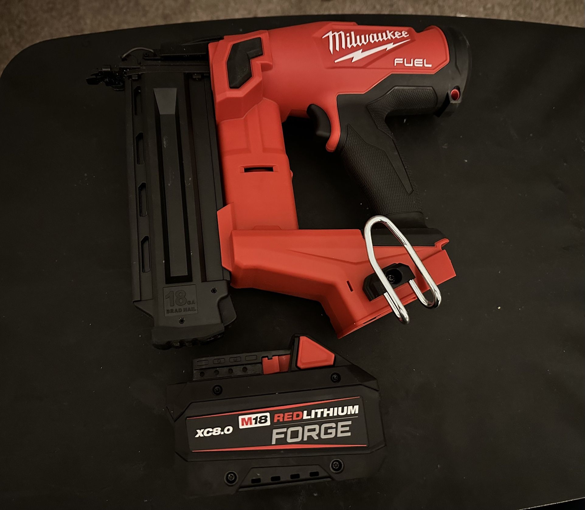 Milwaukee Brad-nailer (18 GA)