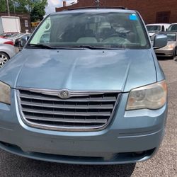 2009 Chrysler Town and Country Touring Touring 4dr Mini-Van