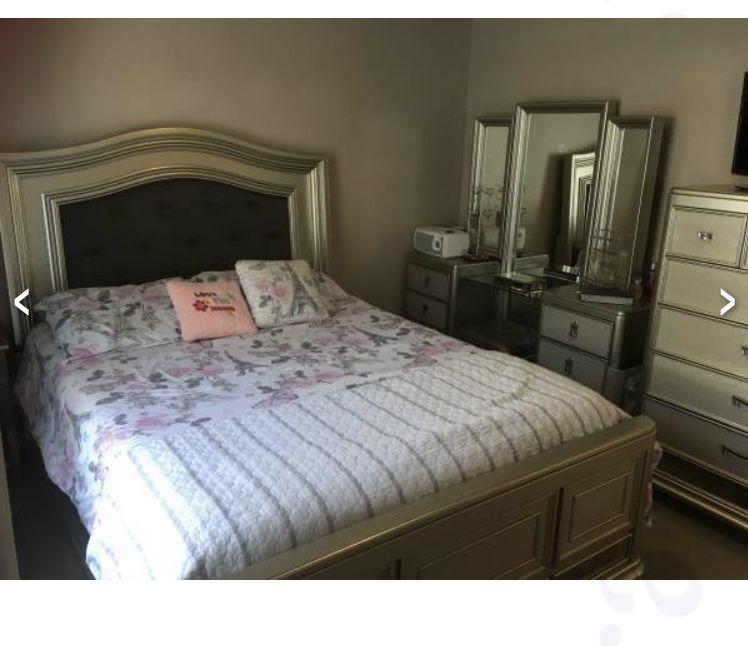 Women’s Bedroom Set For Sale
