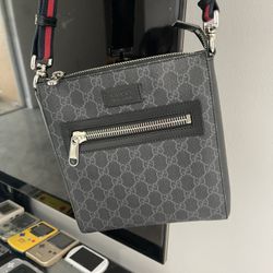 Gucci Bag Messenger Almost Brand New 