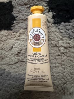 Roger & Gallet Hand & Nail Cream