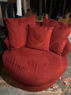 Big Red Comfortable Swivel Chair/Couch (like Brand New) $500