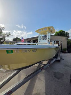 2007 Everglades 24.3 with 2017 Suzuki 250 hp with 700 hrs