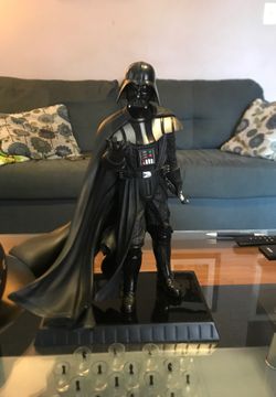 Gentle Giant Darth Vader Statue , PLEASE READ DESCRIPTION BEFORE SENDING OFFER