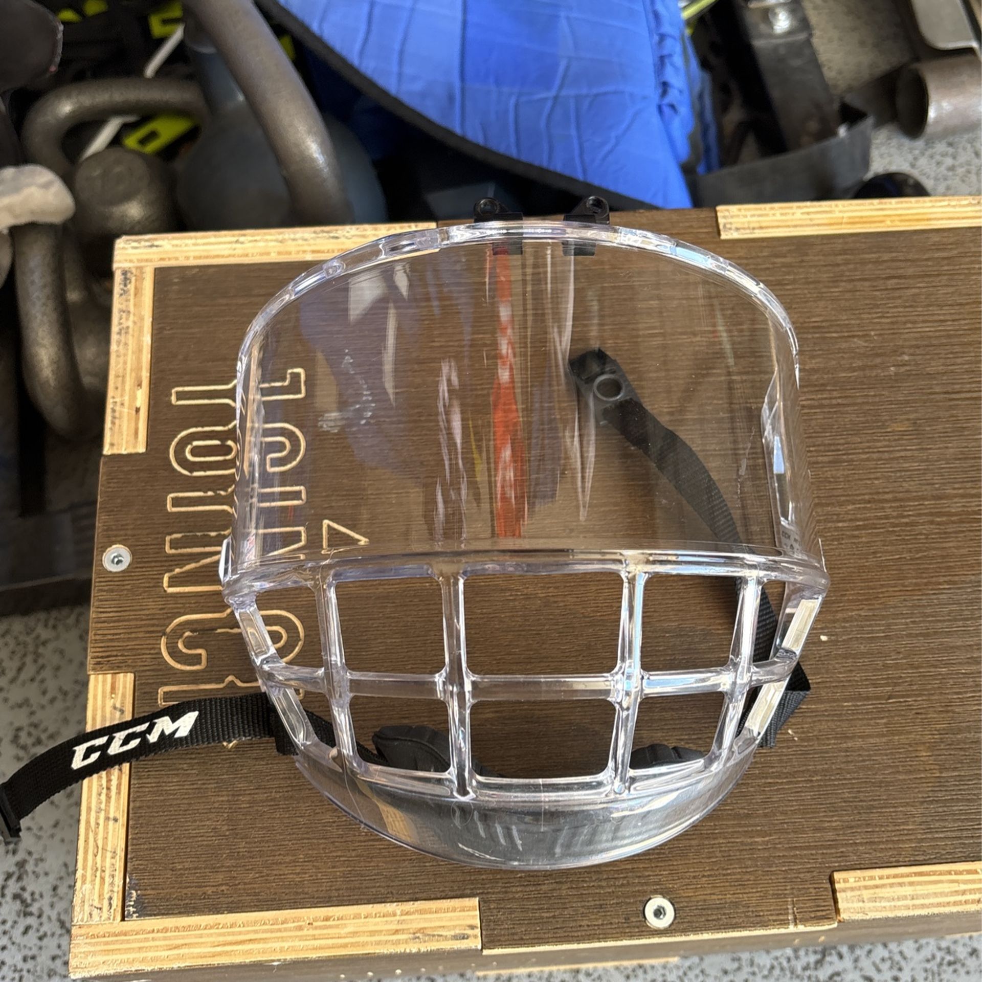 Cheap CCM Bubble Visor for Hockey Helmet