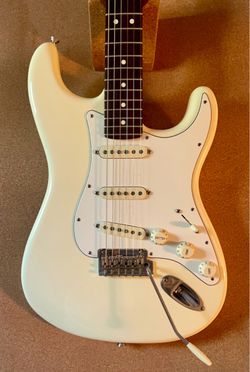 2017 Fender American Professional Stratocaster with Locking Tuners & Molded Case