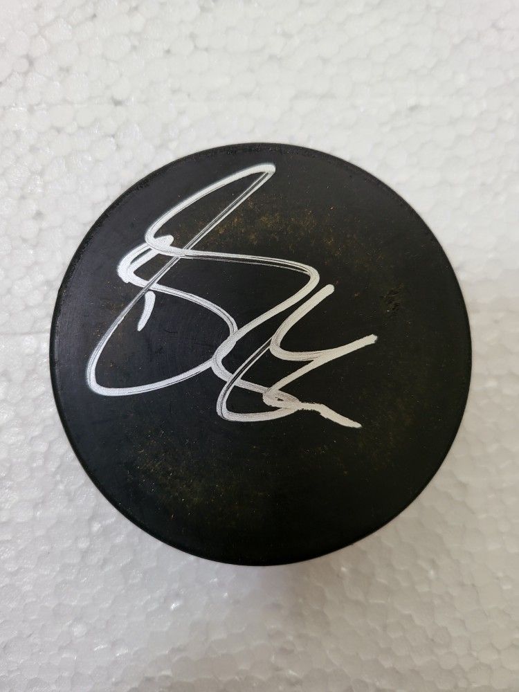 Brendan Shanahan signed puck
