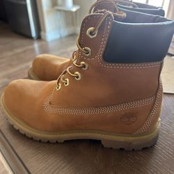 Women’s Timberlands Size 7.5 