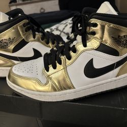 Air Jordan’s 1 Mid SE