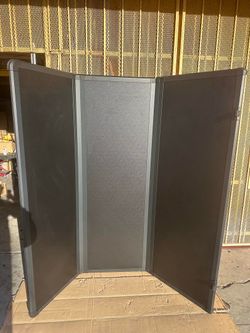 Chevy Silverado 5.8ft Bed Size Trifold Hardtop Cover Chipped
