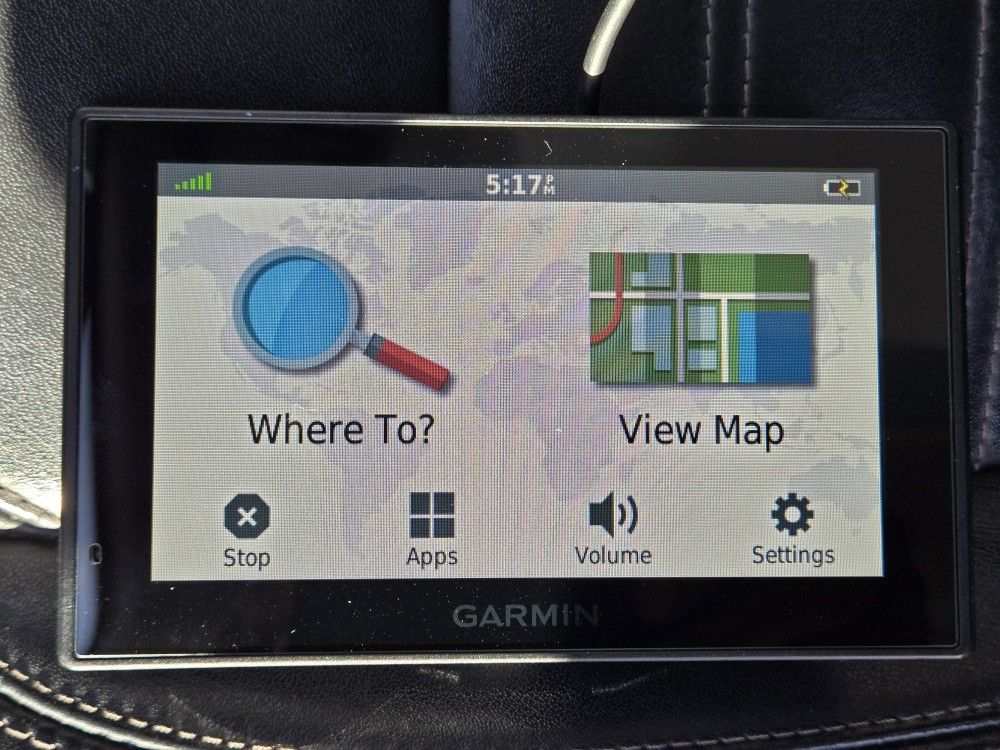 Garmin DriveSmart 5" GPS Navigator W/Power Cable & Mounts TESTED