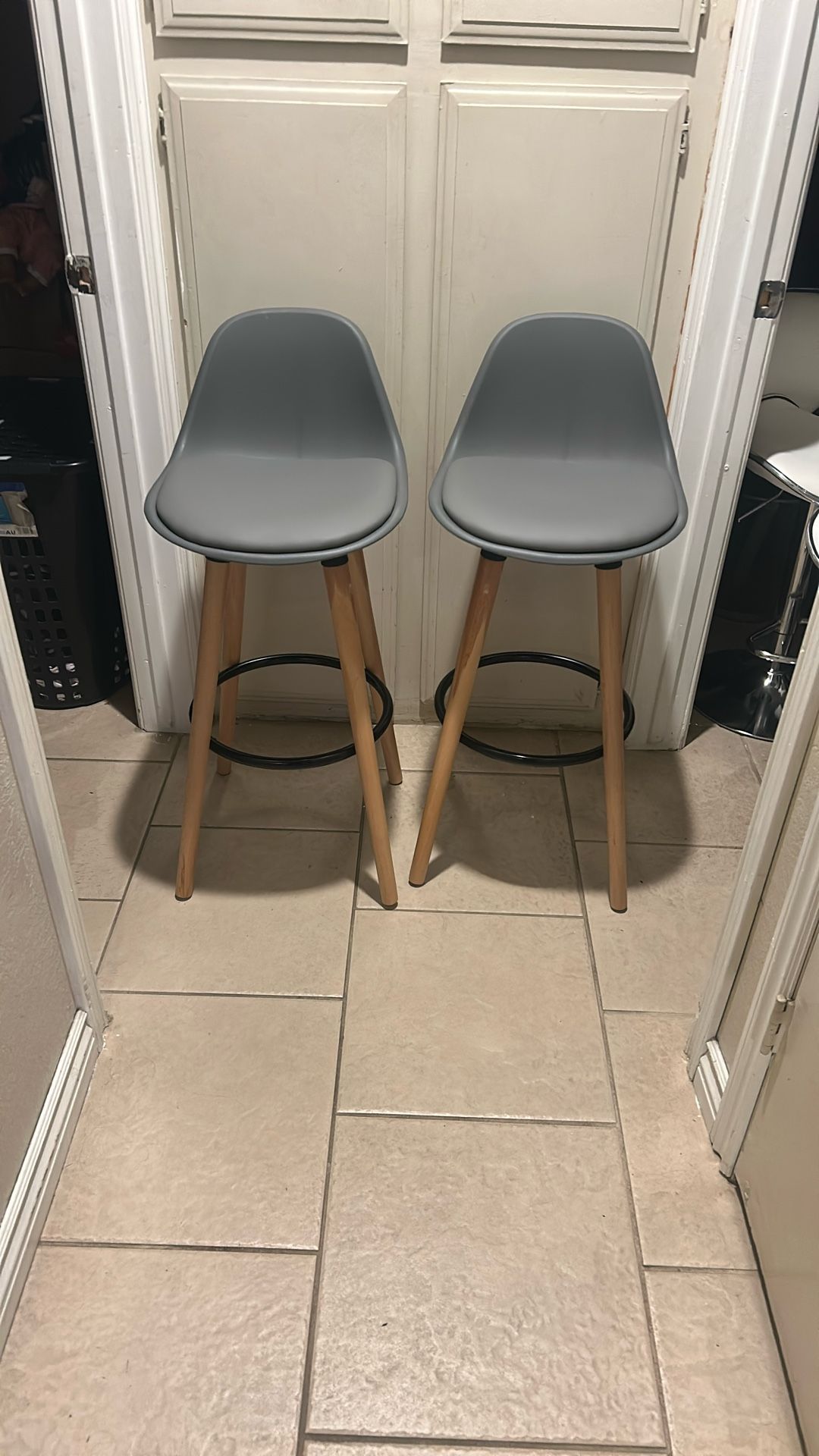 Bar Type Stool Gray New