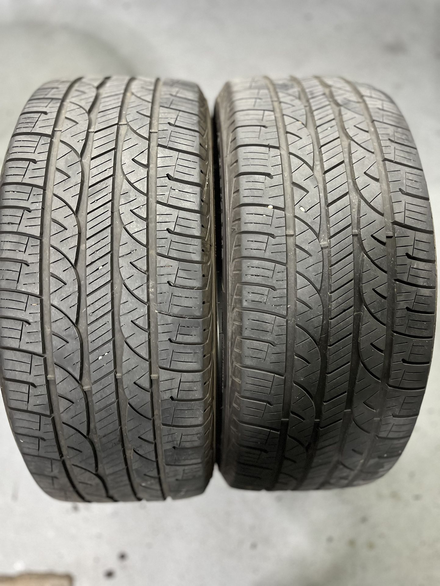 2 235/45R18 Kelly edge