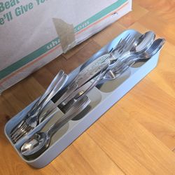 Silverware Set With Holder