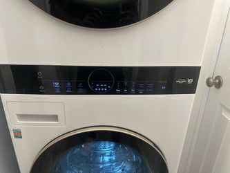LG Washer/ Dryer Set.