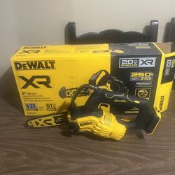 DeWalt 20v XR Brushless 8” Pruning Chainsaw