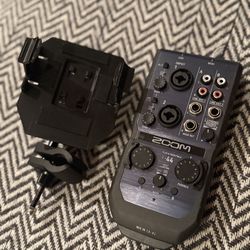 Zoom U-44 Handy Audio Interface + Mic Clip!!!