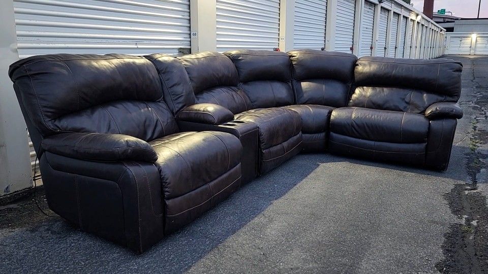 [FREE DELIVERY] Beautiful Real Leather Sectional With Recliner
