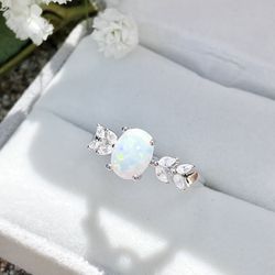 NEW! 1.5CT Oval Cut, Natural White Opal Gemstone Ring, Please See Details 🌷