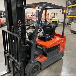 Toyota 7FBCU20 Forklift 4,000lbs Electric 3-Wheel