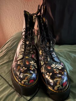 R13 floral platform boots