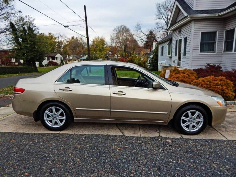 2OO4 Honda Accord