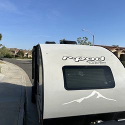 RV R-Pod 196