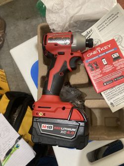 18 V Milwaukee Impact 1/4 And Battery 4ah